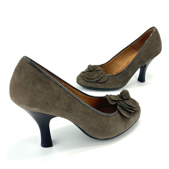 Sofft Fiorella Pumps Size 9W Brown Suede Round Toe Cushioned Footbed High Heels - Picture 1 of 16